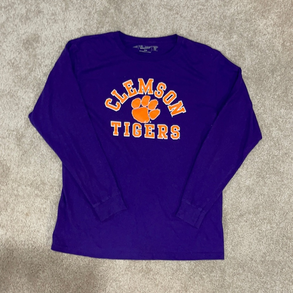 Clemson long sleeved T-shirt. Men’s medium